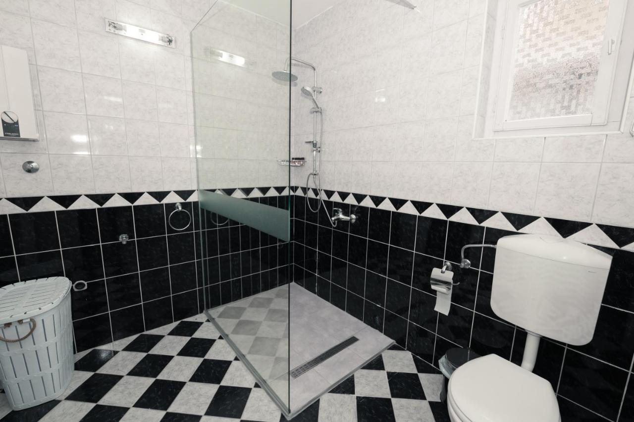 Guest House La Baja โอครีด ภายนอก รูปภาพ